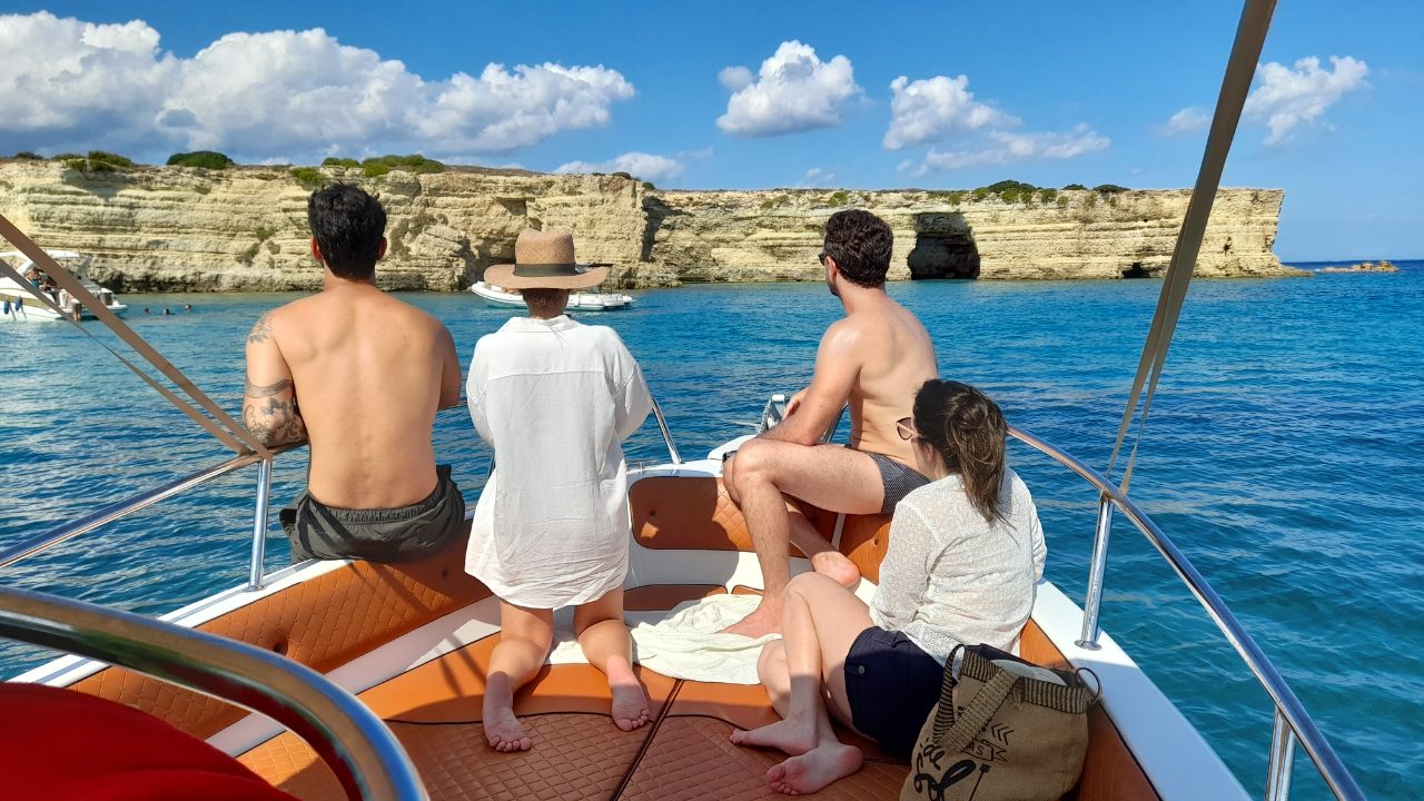 Escursioni in barca Otranto,visita alle grotte mulino d'acqua (grotta sfondata),baia murrune, baia turchi  — foto 4